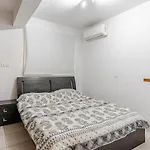 Penthouse With Outdoor Hottub Apartment Limassol