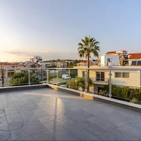 Sky Penthouse With Private Outdoor Hottub Daire