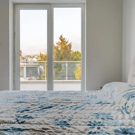 Daire Sky Penthouse With Private Outdoor Hottub Limasol