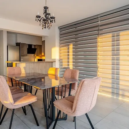 Apartamento Penthouse With Outdoor Hottub Limassol