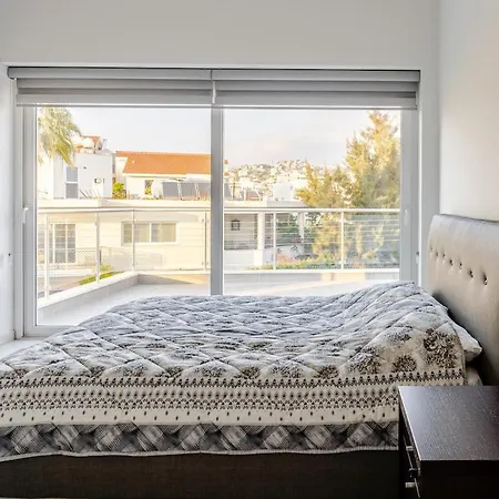 Penthouse With Outdoor Hottub Apartament