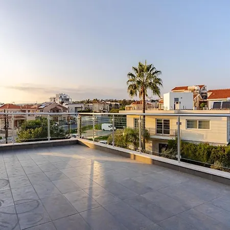 Penthouse With Outdoor Hottub Apartamento