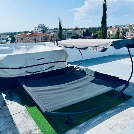 Penthouse With Outdoor Hottub