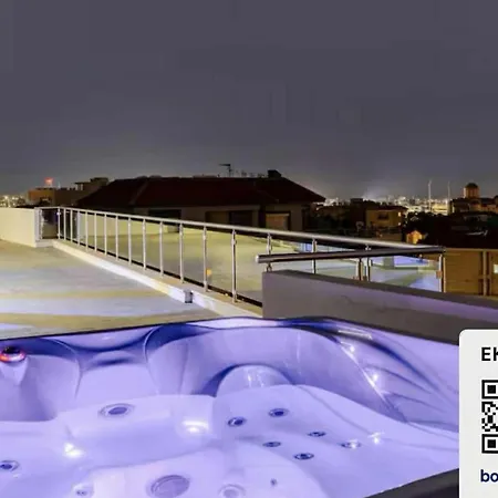 Penthouse With Outdoor Hottub Apartament Limassol