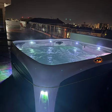 Daire Sky Penthouse With Private Outdoor Hottub