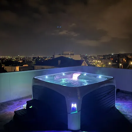 アパート Penthouse With Outdoor Hottub リマソール