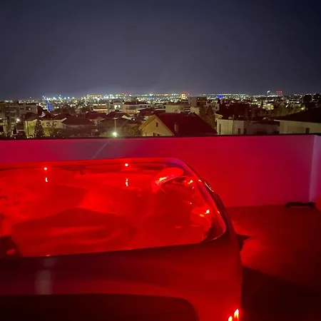Sky Penthouse With Private Outdoor Hottub *