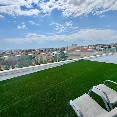 Sky Penthouse With Private Outdoor Hottub Limasol
