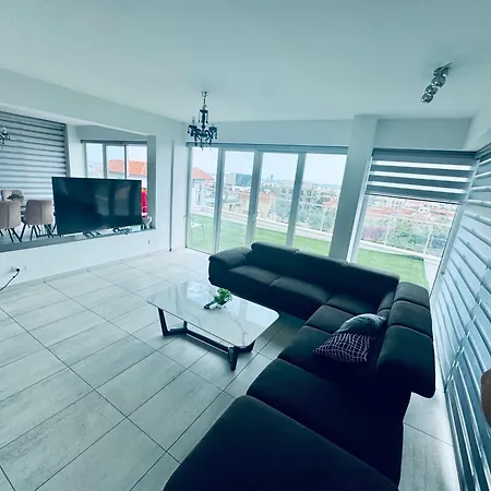 Sky Penthouse With Private Outdoor Hottub Daire *
