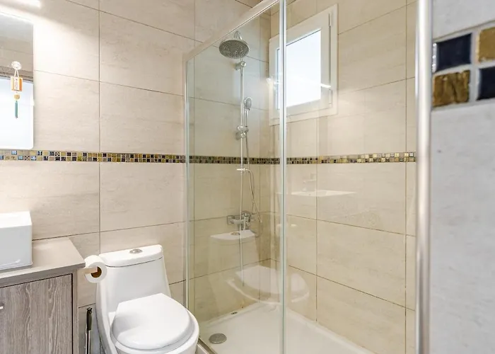 Penthouse With Outdoor Hottub アパート リマソール