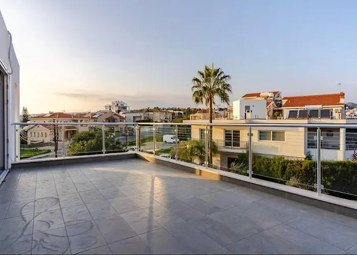 Penthouse With Outdoor Hottub アパート