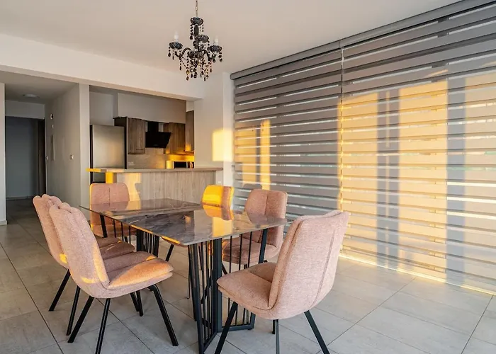 アパート Penthouse With Outdoor Hottub リマソール