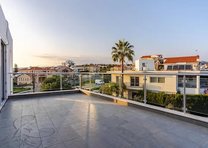 Penthouse With Outdoor Hottub アパート