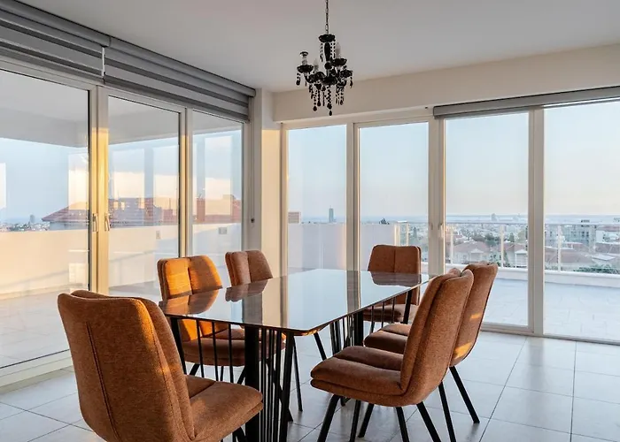 Penthouse With Outdoor Hottub アパート *