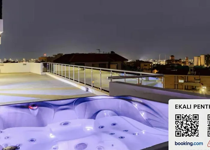 Penthouse With Outdoor Hottub アパート リマソール