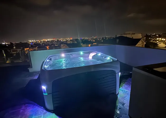 Penthouse With Outdoor Hottub アパート *